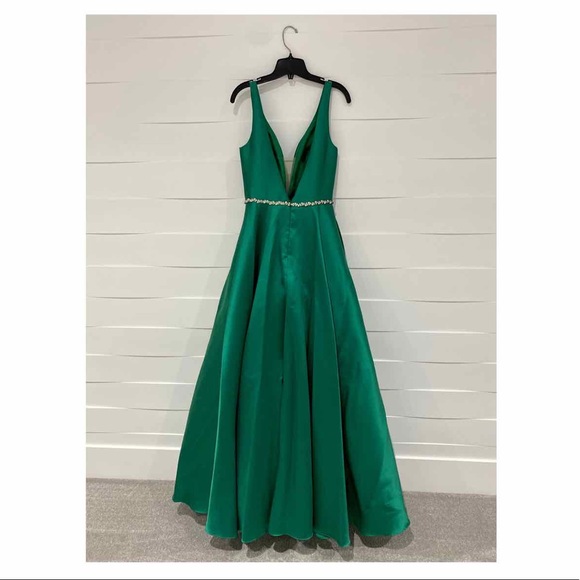 Madison James, Size: 6, Color: Emerali - Picture 4 of 11